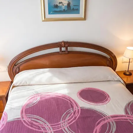 Charming In El Grove, Sea View *