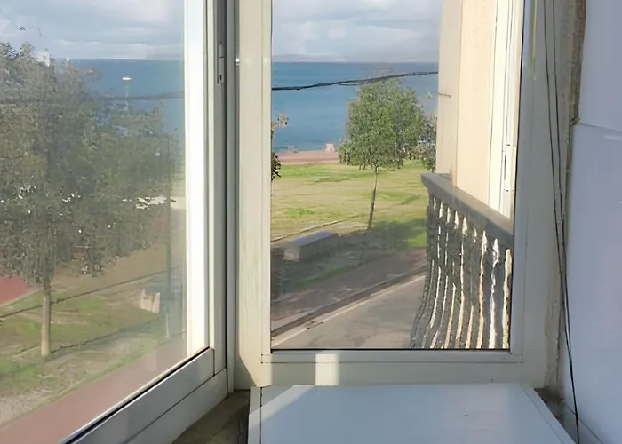 Charming In El Grove, Sea View *